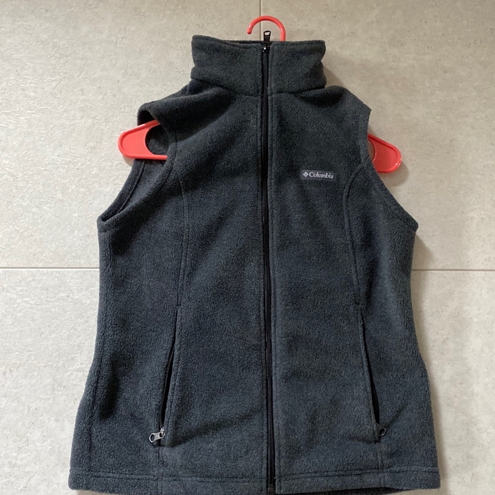 Columbia fleece zip-up vest. Charcoal grey. Size small